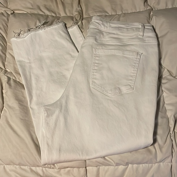 Time and Tru white denim - Picture 4 of 9